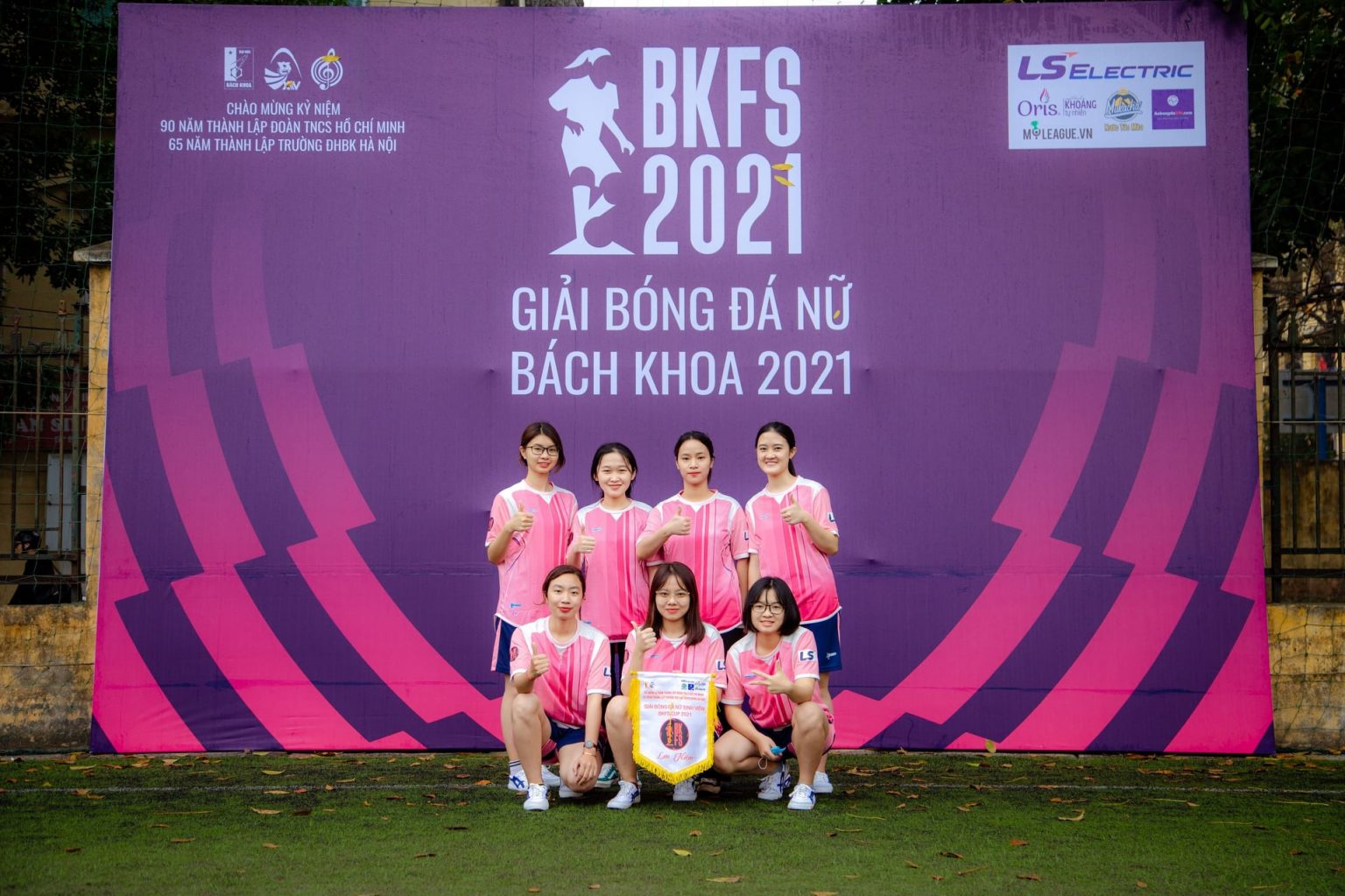 BONG DA NU 1536x1023