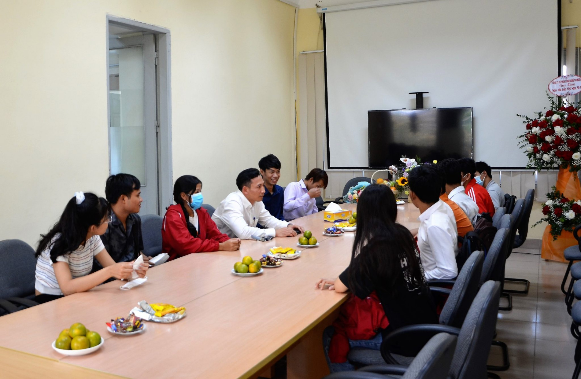 DSC 0027ab 2048x1336