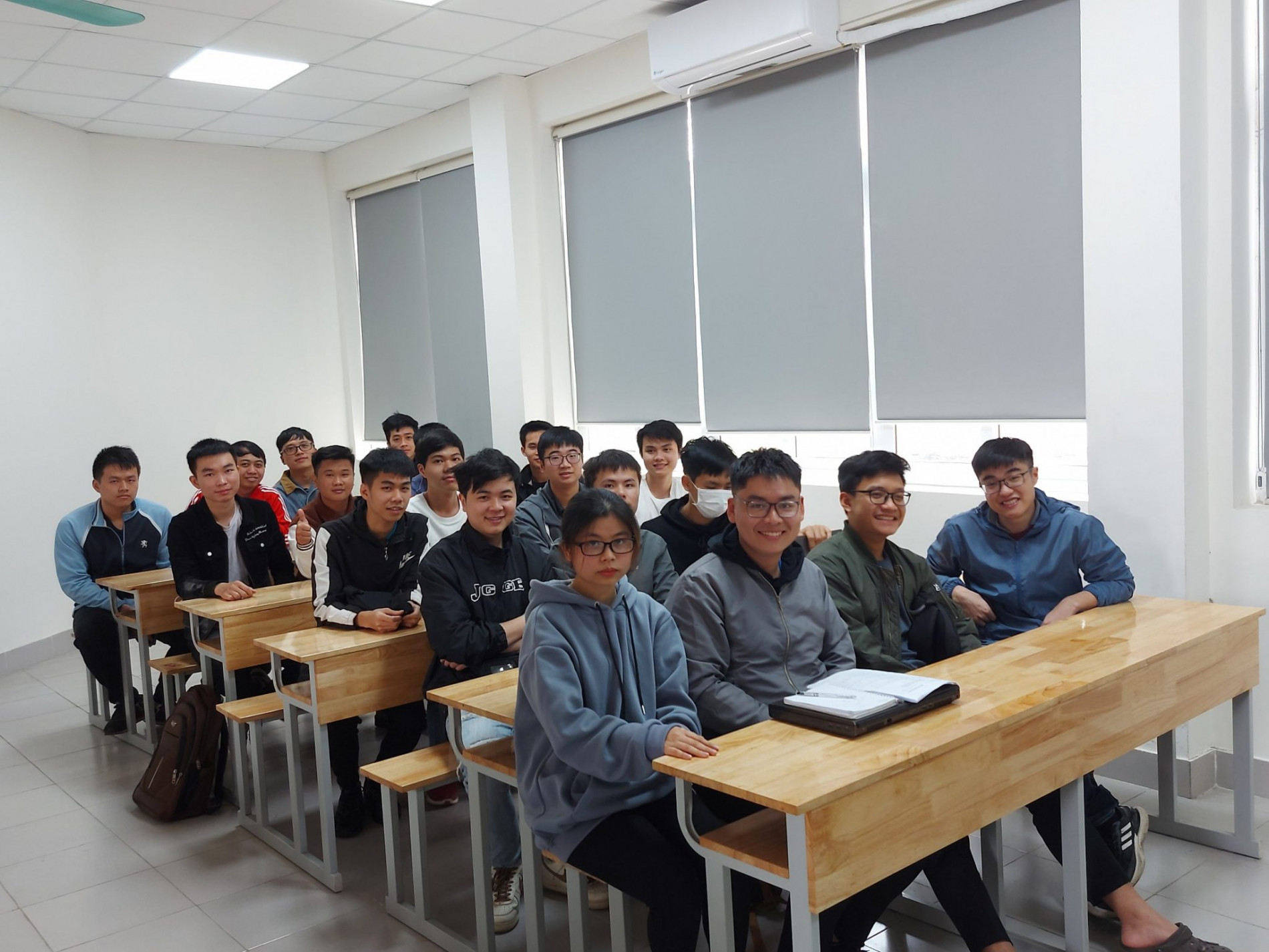 z4119177264143 37e5720f7d4b6769edd68a27c8ae0609 2048x1536